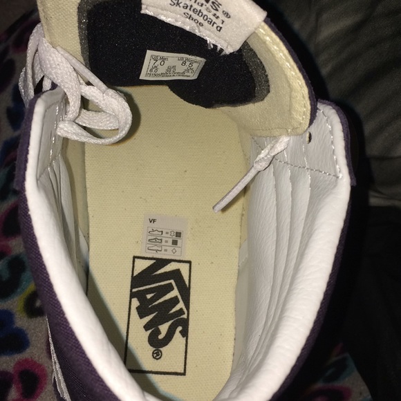 Vans - Picture 2 of 4